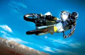 Captivating Thrill Seeker Wallpaper