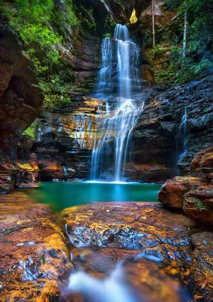 Captivating View Of Blue Mountains In Misty Dawn Wallpaper