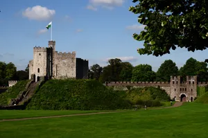 Cardiff Castle Cover Wallpaper