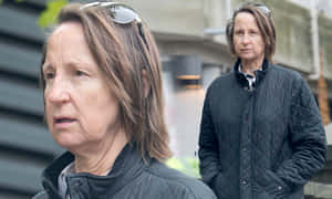 Carol Mc Giffin Candid Street Photo Wallpaper