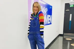 Carol Mc Giffin Casual Denim Outfit Wallpaper