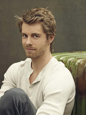 Casual Portrait Luke Mitchell Wallpaper