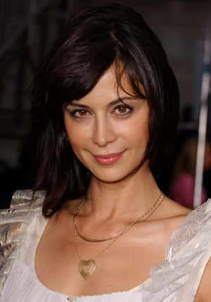 Catherine Bell Heart Necklace Portrait Wallpaper