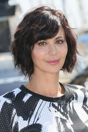 Catherine Bell Short Hair Portrait Wallpaper