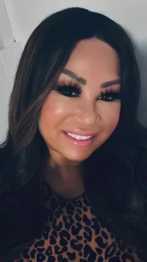 Cece Peniston Smiling Portrait Wallpaper