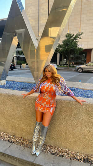 Cece Peniston Stylish Urban Look Wallpaper