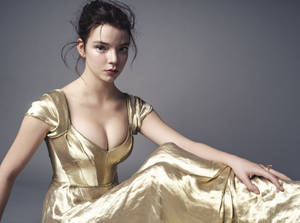 Celebrity Anya Taylor-joy Gold Gown Wallpaper