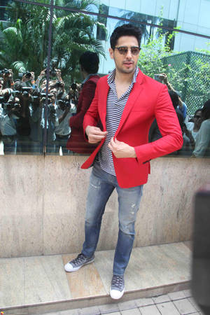 Celebrity Sidharth Malhotra Wallpaper