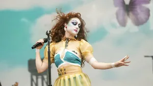 Chappell Roan Live Performance Wallpaper