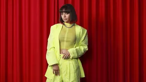 Charli Xcx In Sydney Wallpaper