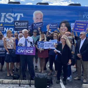 Charlie Crist And Supporters Wallpaper
