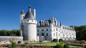 Chenonceau Garden Grounds Wallpaper