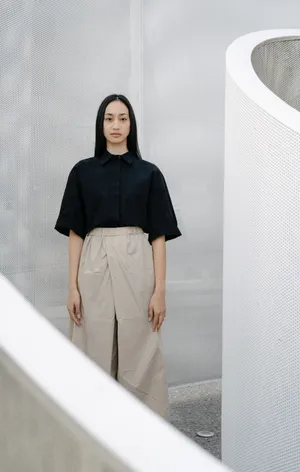 Chic Minimalist Fashion Ensemble Wallpaper