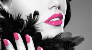 Chic Woman Wallpaper