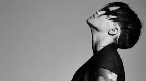 Chin-up Ruby Rose Side Profile Wallpaper