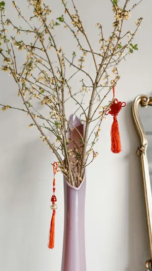 Chinese Knot Decorations Wallpaper