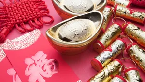 Chinese Knots And Traditional Symbols Wallpaper