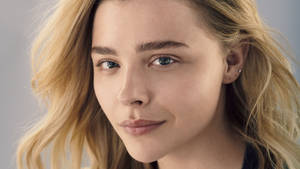 Chloë Grace Moretz Close Up Shot Wallpaper