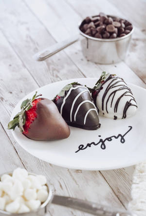 Chocolate Covered Strawberries Wallpaper