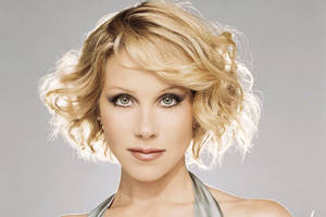 Christina Applegate Famous Movie And Television Actress Wallpaper