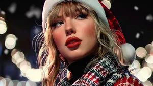Christmas Spirit Taylor Swift Wallpaper