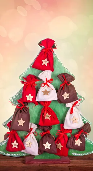 Christmas Tree Advent Calendar Wallpaper