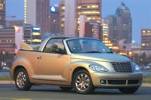 Chrysler Pt Cruiser In Vibrant City Wallpaper