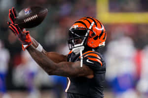 Cincinnati Bengals Player Catching Football Wallpaper