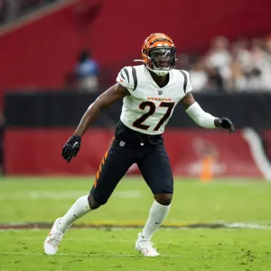 Cincinnati Bengals Player27 Action Shot Wallpaper