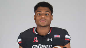 Cincinnati Football Player Portrait Wallpaper