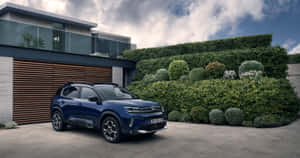 Citroen C5 Aircross Modern Home Driveway Wallpaper