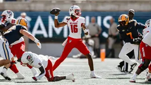 Cj Bailey Football Action Wallpaper