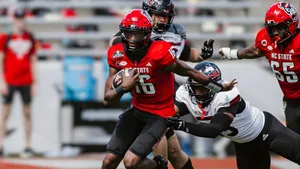 Cj Bailey Football Action Wallpaper