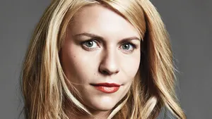 Claire Danes In Glamour Wallpaper