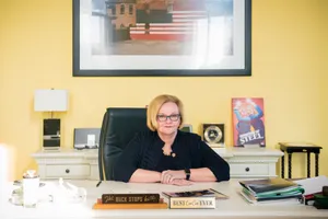 Claire Mccaskill Behind Senate Desk Wallpaper