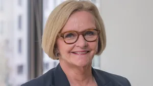 Clarity And Confidence - A Portrait Of Claire Mccaskill Wallpaper