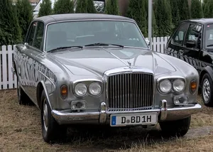 Classic Elegance - Vintage Bentley T1 Sedan Wallpaper