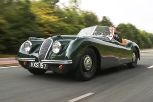 Classic Jaguar X K120 Roadster Motion Wallpaper