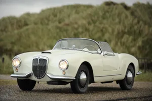 Classic Lancia Aurelia B24 Convertible Wallpaper