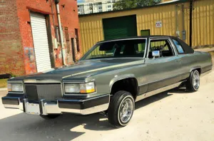 Classic Luxury - Cadillac Deville Wallpaper