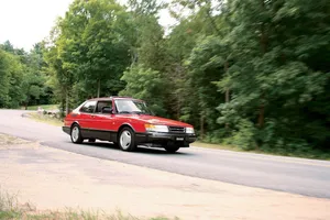 Classic Saab 900 Turbo In Pristine Condition Wallpaper