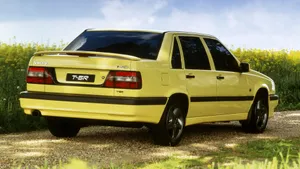 Classic Volvo 850 Gliding On The Road Wallpaper