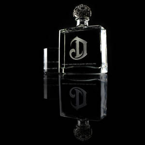 Clear Deleón Tequila Liquor Bottle Wallpaper