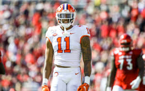 Clemson Linebacker Isaiah Simmons Wallpaper