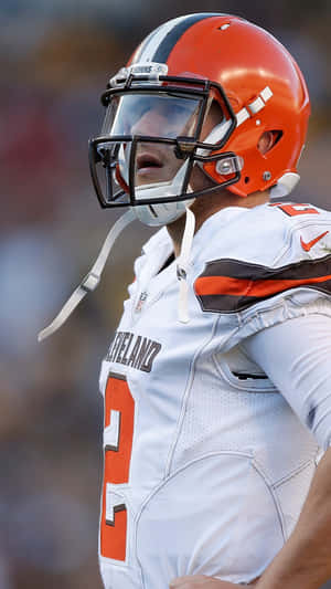 Cleveland Browns Playerin White Uniform Wallpaper