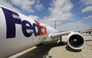 Close-up Fedex Tracking Aircraft Wallpaper