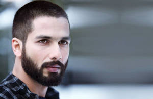 Close-up Shot Of Shahid Kapoor Wallpaper