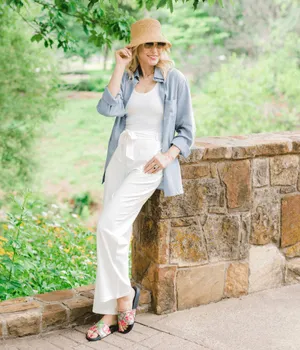 Coastal Grandmother Chic Outfit Wallpaper