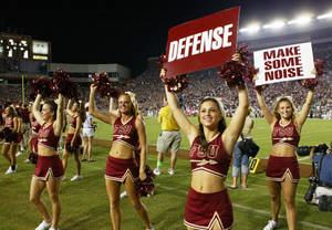 College Football Cheerleaders Wallpaper