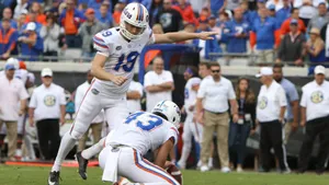 College Football Kicker Field Goal Attempt Wallpaper